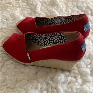 Toms Red Wedges